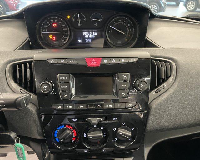 LANCIA Ypsilon 1.0 69 CV Hybrid Silver