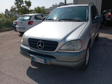 Mercedes-benz ML 270 7 POSTI