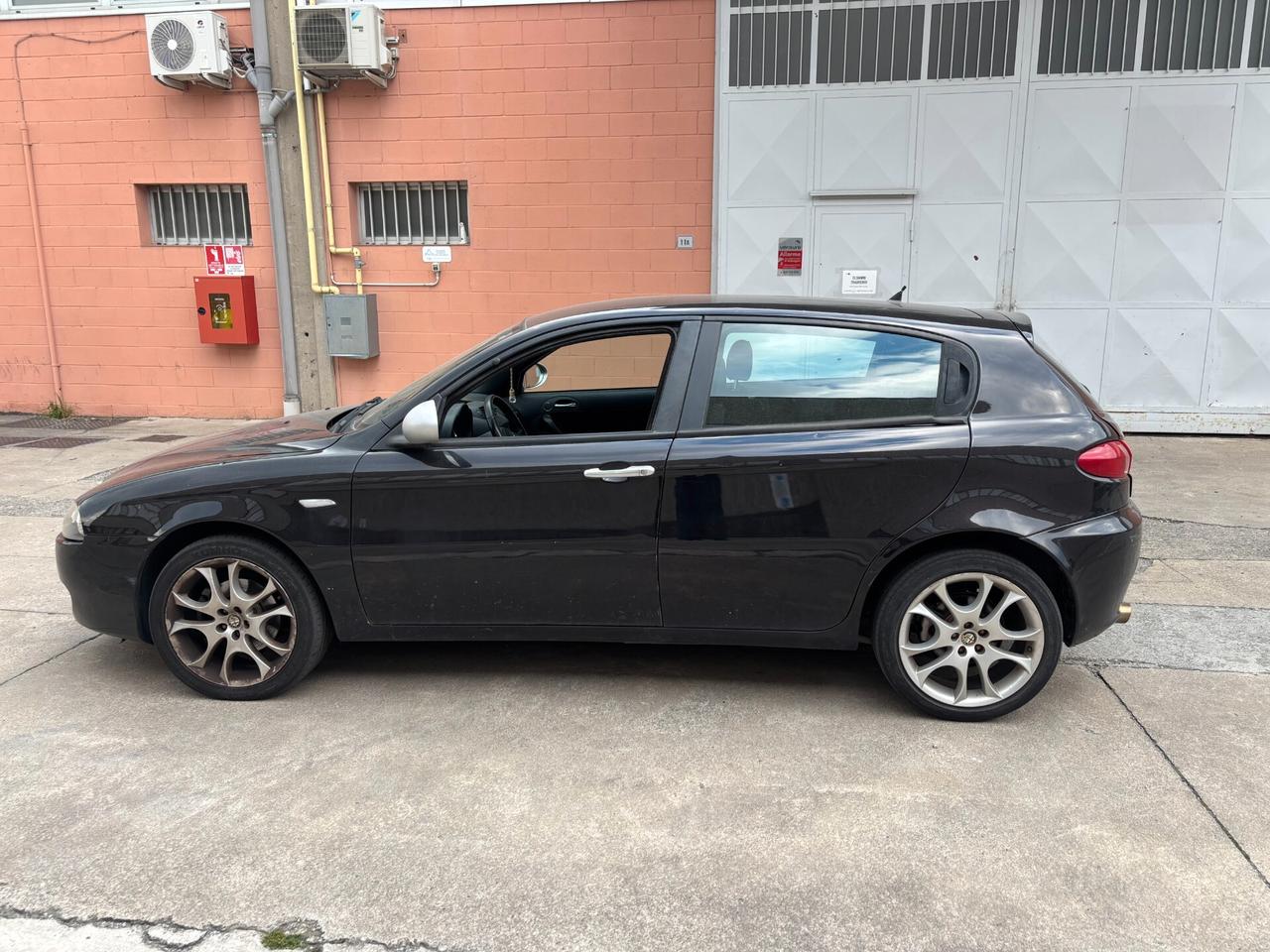 Alfa Romeo 147 1.9 JTD (120) 5 porte Distinctive