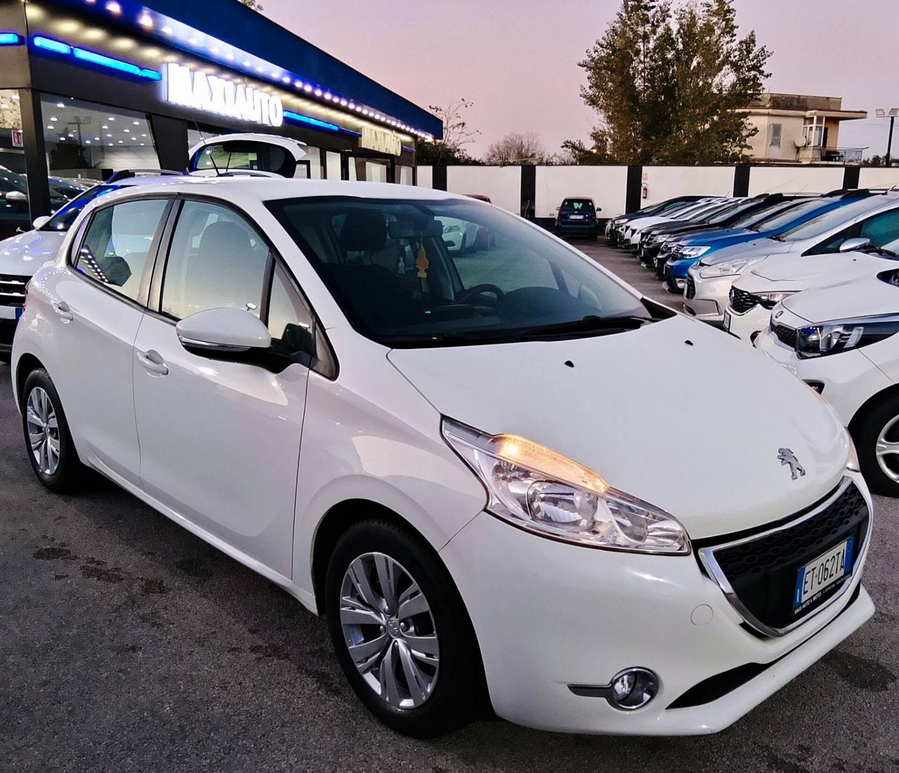 Peugeot 208 anche SENZA BUSTA PAGA