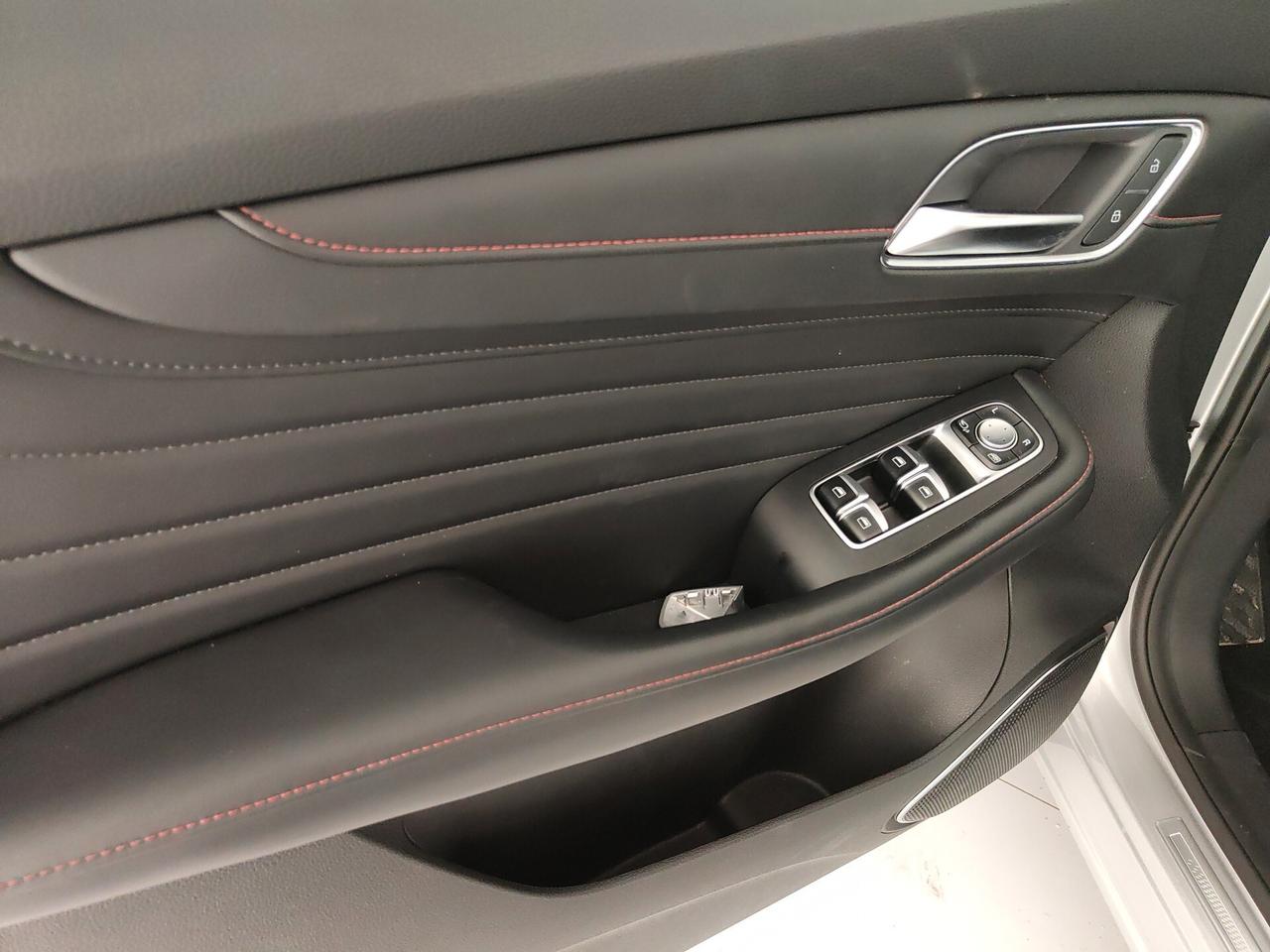 Mg HS 1.5T-GDI AT Luxury