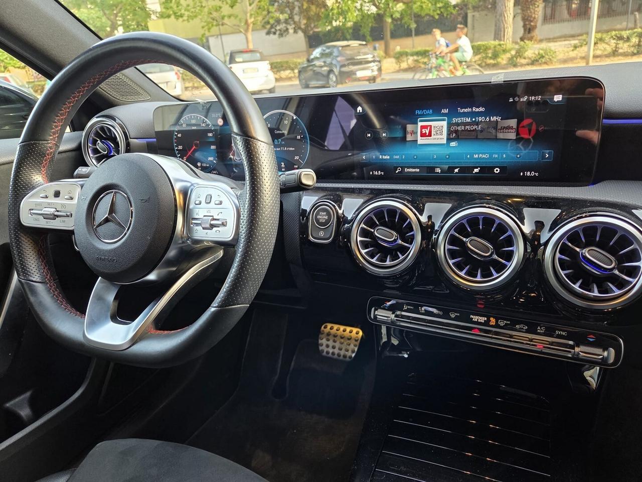 CLASSE A 180 d PREMIUM 2021 AMG solo 60.000Km