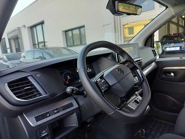 Peugeot Expert 2.2 BlueHDi 180 EAT8 Tech Edition