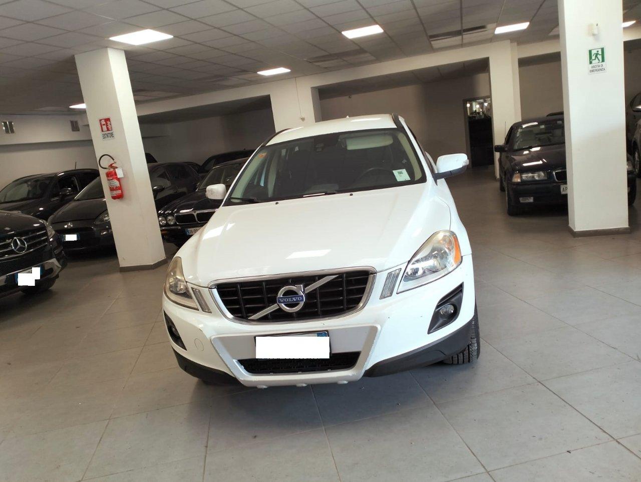 Volvo XC60 2.4d Momentum fwd 175cv