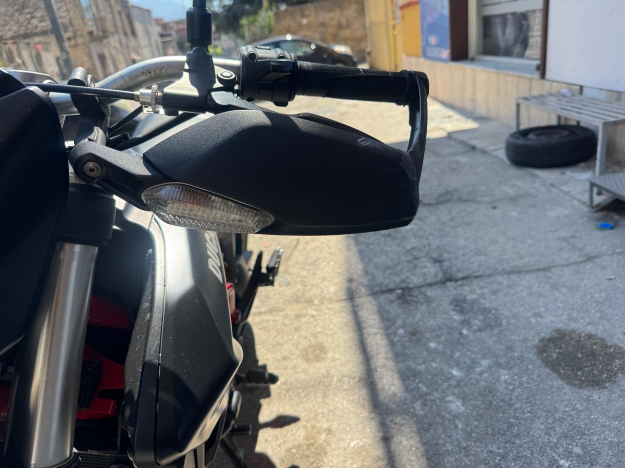 Ducati Hypermotard 821