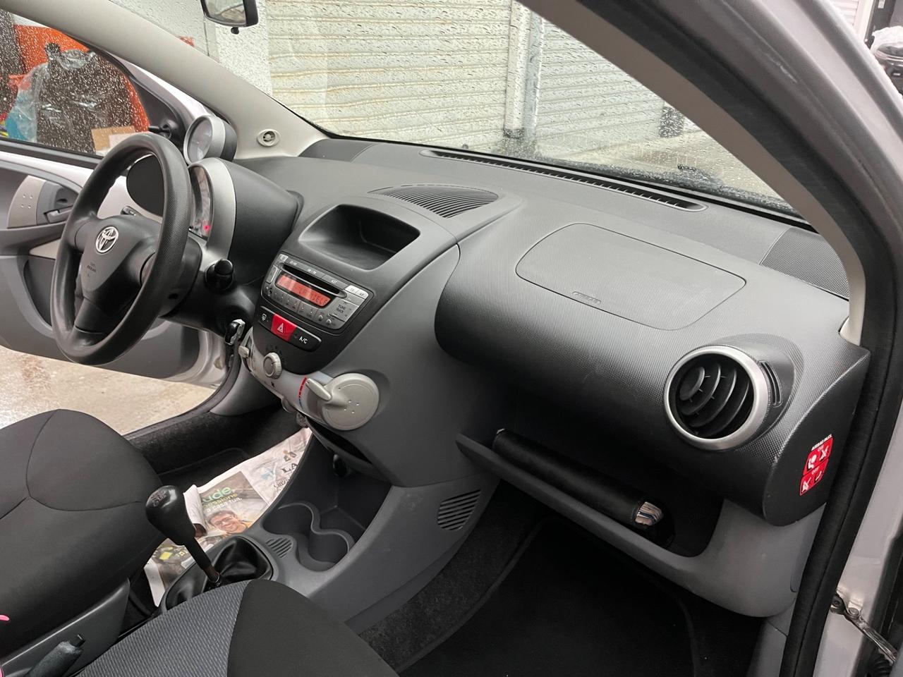 Toyota Aygo 1.0 12V VVT-i 5 porte Sol