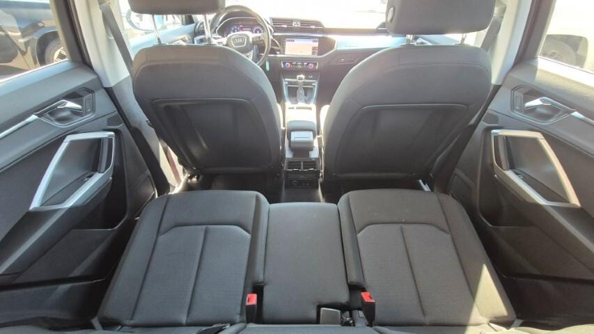 Audi Q3 35 TDI S tronic line - 2020