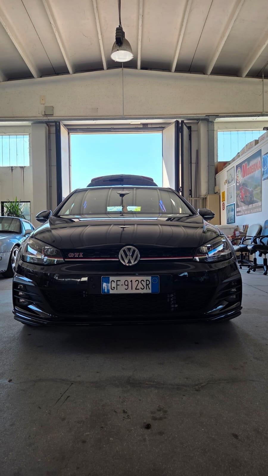 Volkswagen Golf GTI Golf 2.0 TSI GTI DSG