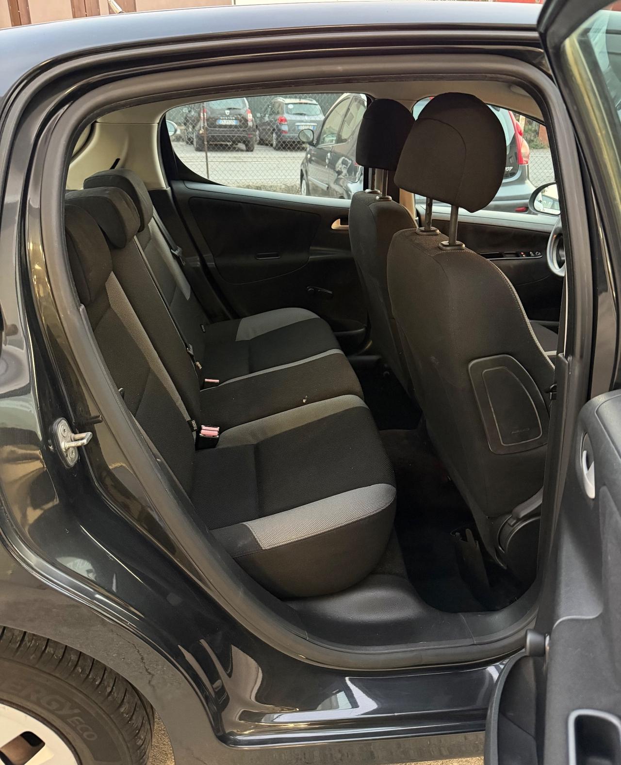 Peugeot 207 5porte- Neopatentati- Cinghia stostituita