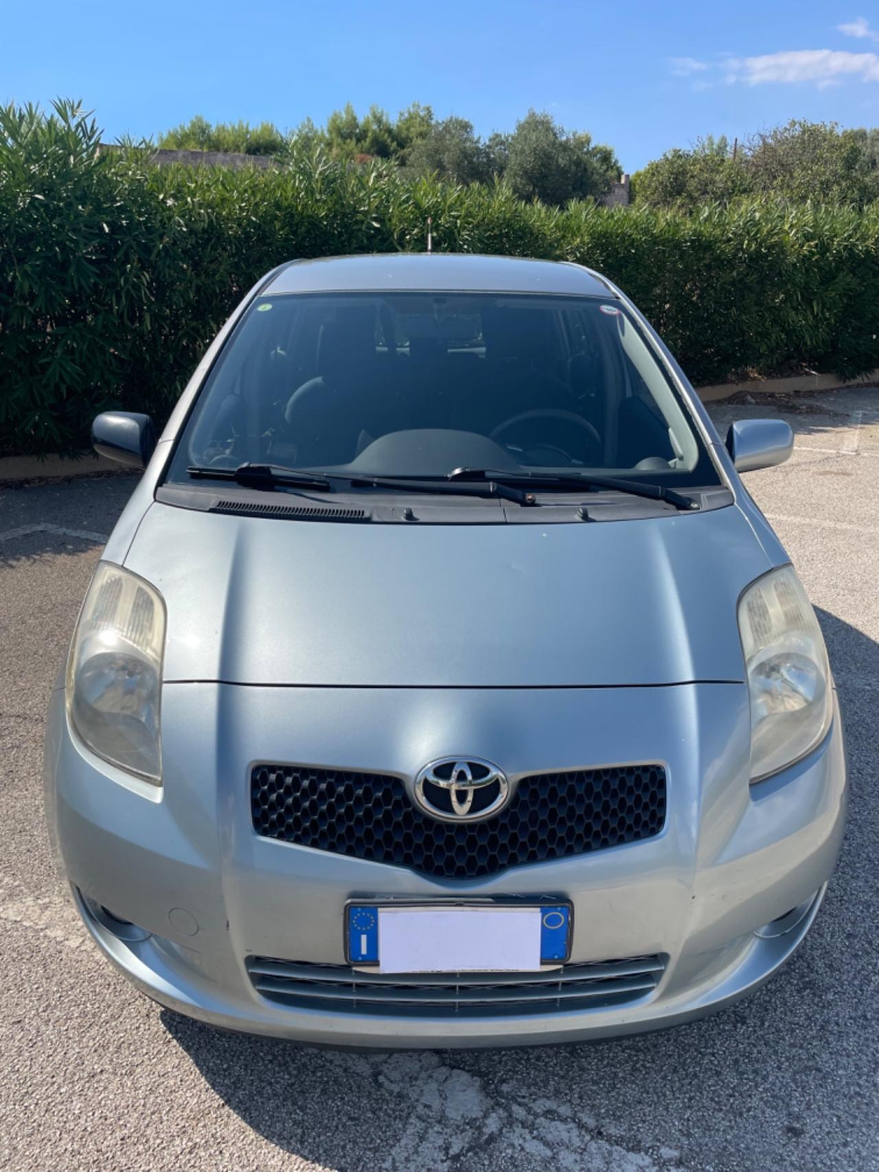 Toyota Yaris 1.4 D-4D 5 porte Sol 90 CV