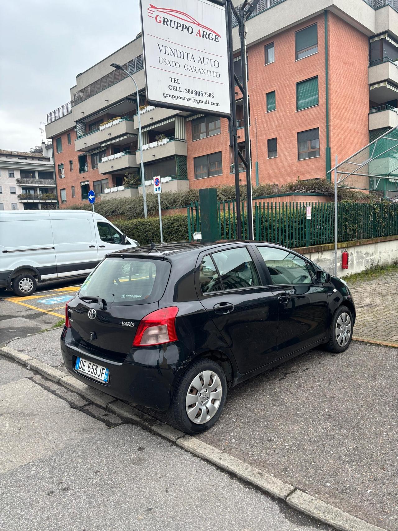 Toyota Yaris 1.0 5 porte Sol