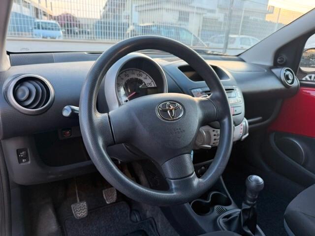 Toyota Aygo 1.0 12V VVT-i 3 porte Active 2012