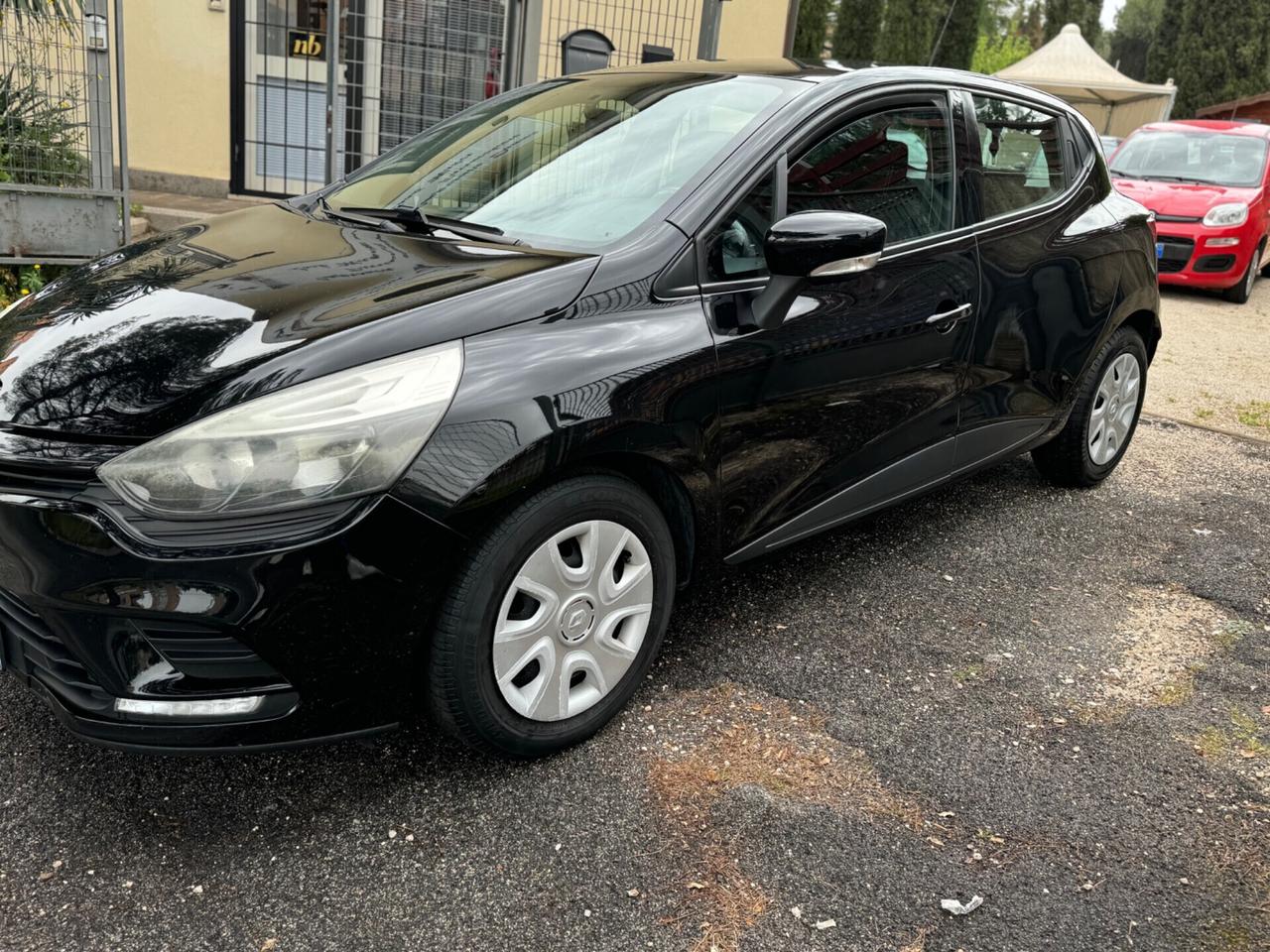 Renault Clio 1.2 75CV 5 porte NEOPATENTATI