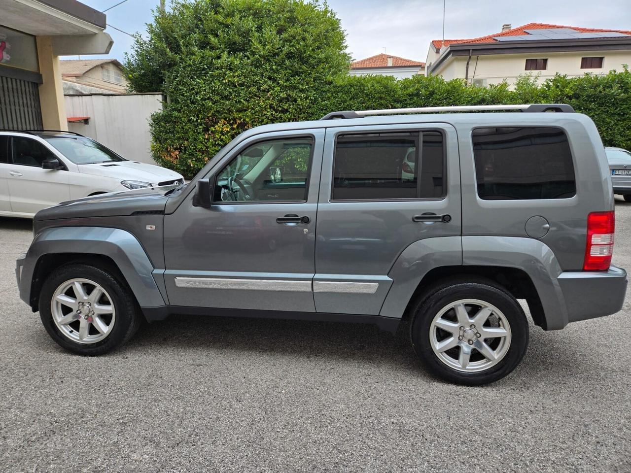 Jeep Cherokee 2.8 CRD DPF Limited Auto