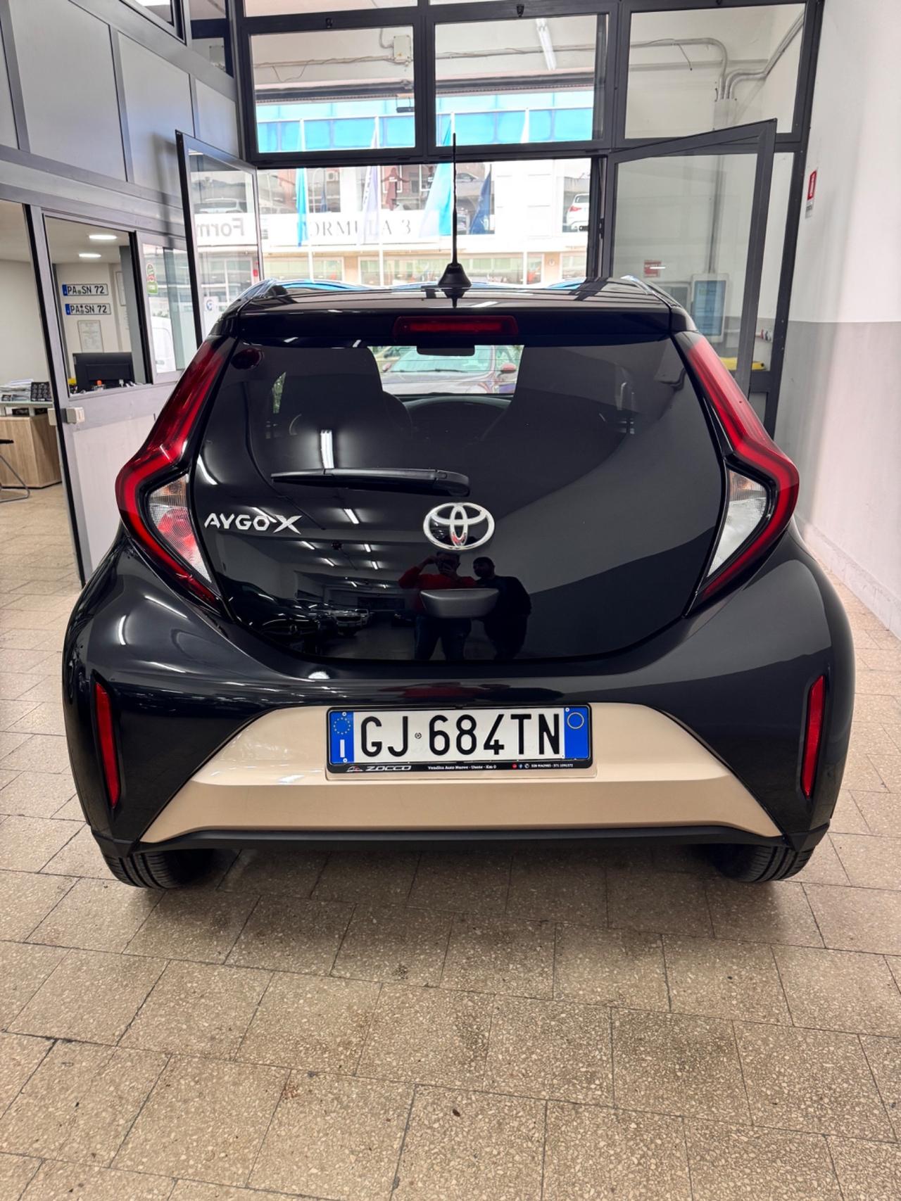 Toyota Aygo X 1.0 72 CV Lounge 3.000 KM - 11/2022