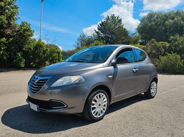 Lancia Ypsilon 1.2 69 CV 5 porte Platinum