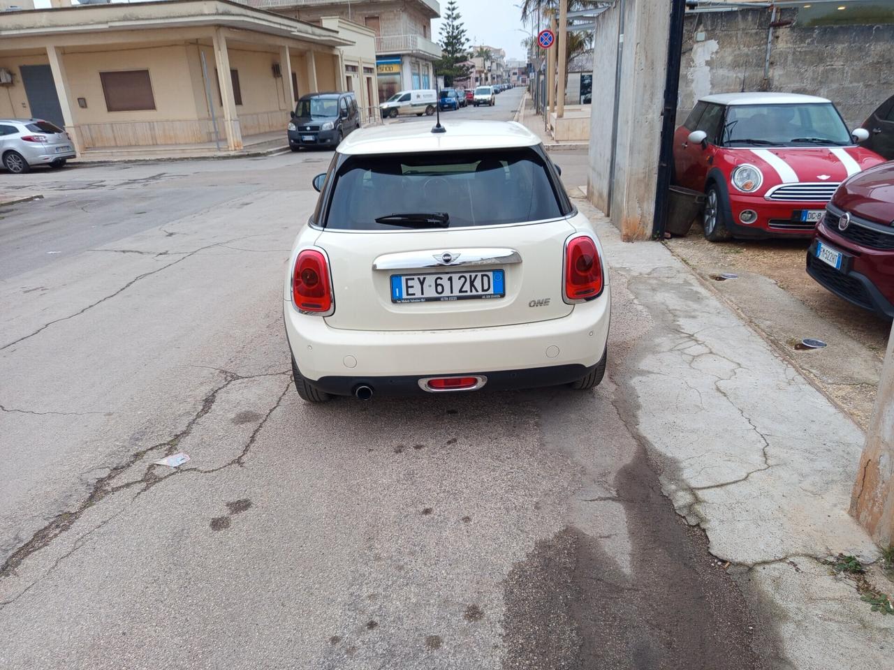 Mini 1.2 One automatica, navi