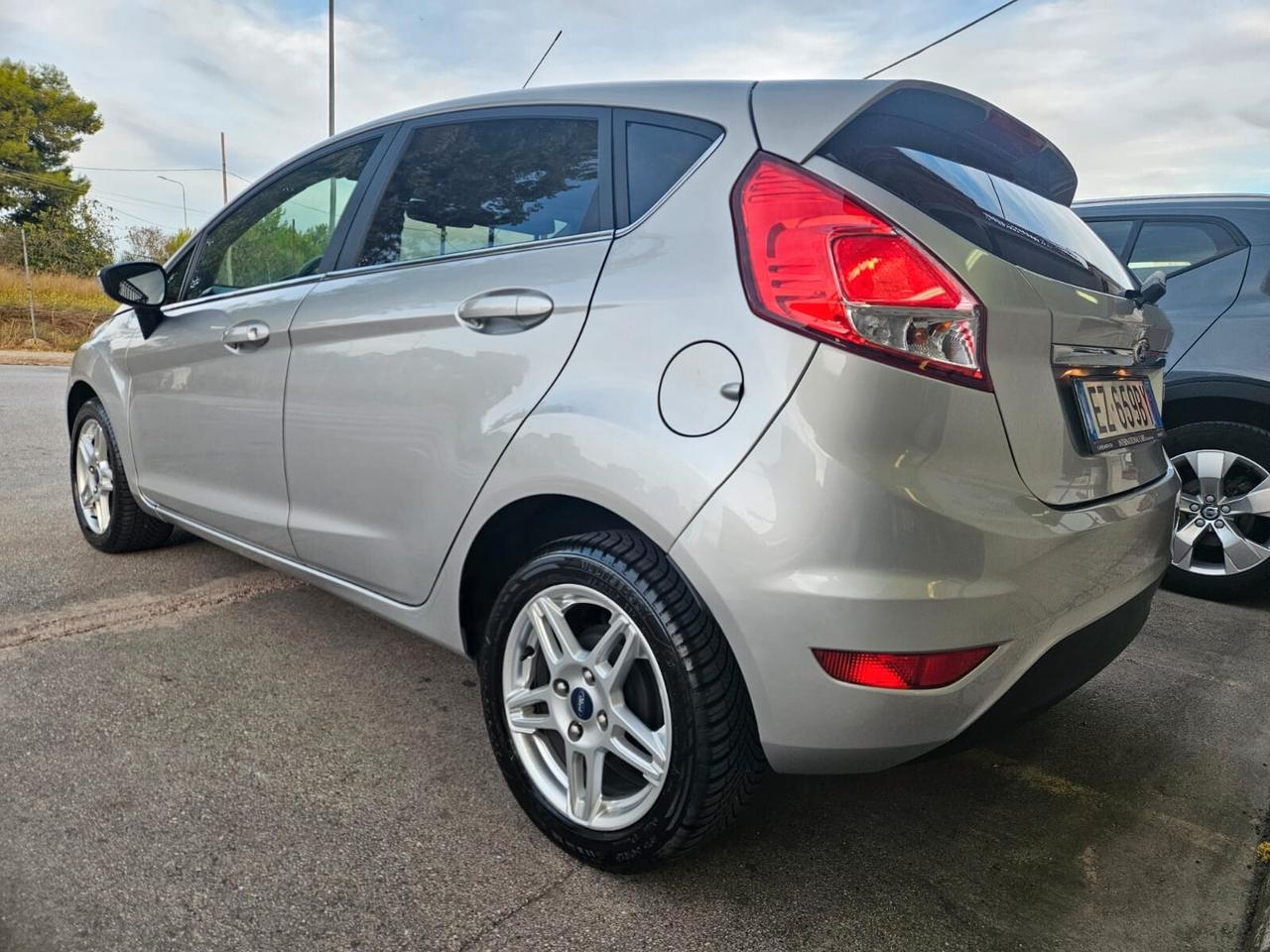 Ford Fiesta 5p. 1.4 BENZ/GPL Titanium 95cv
