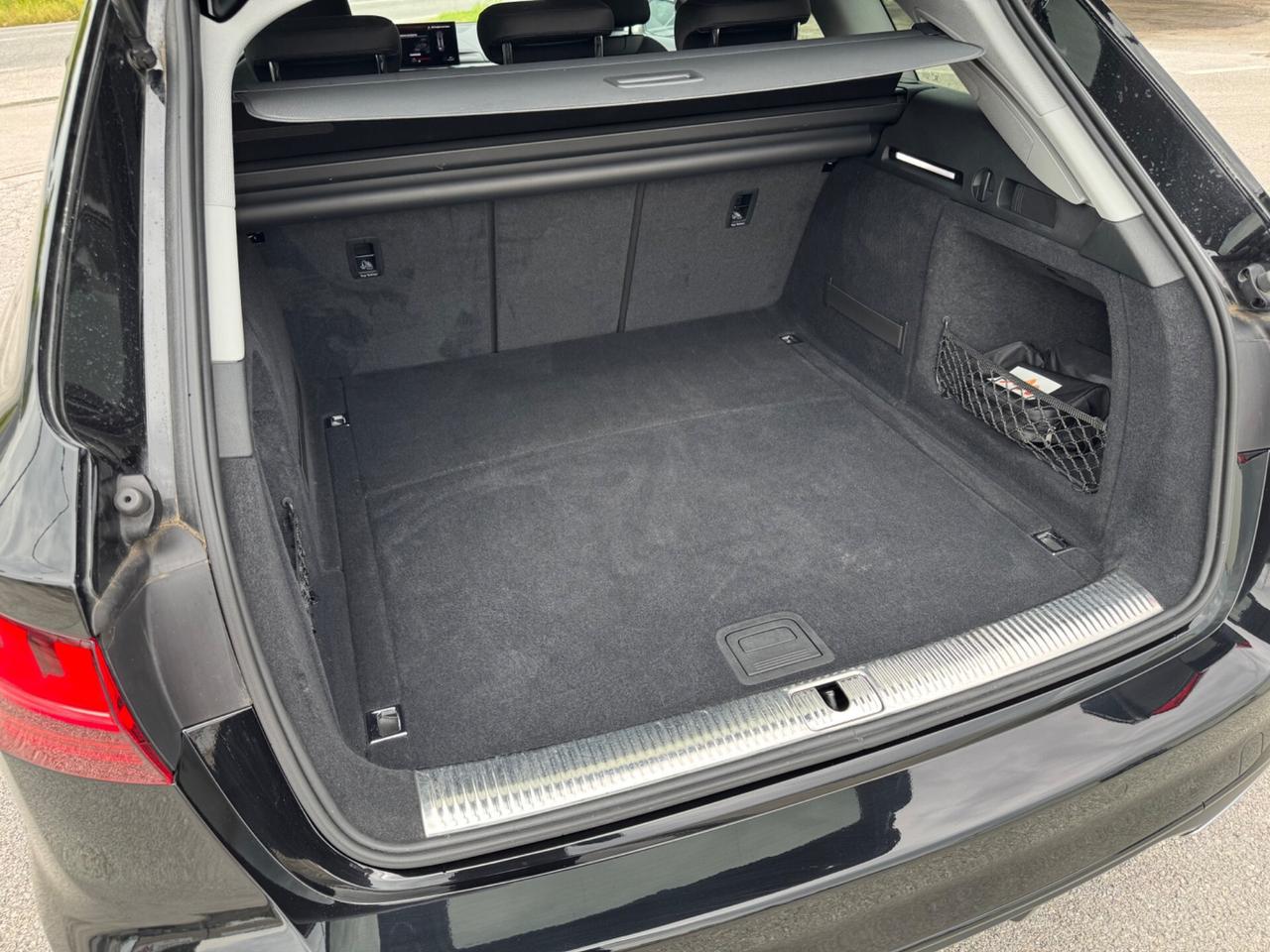 Audi A4 Avant 45 TFSI quattro S tronic S line edition