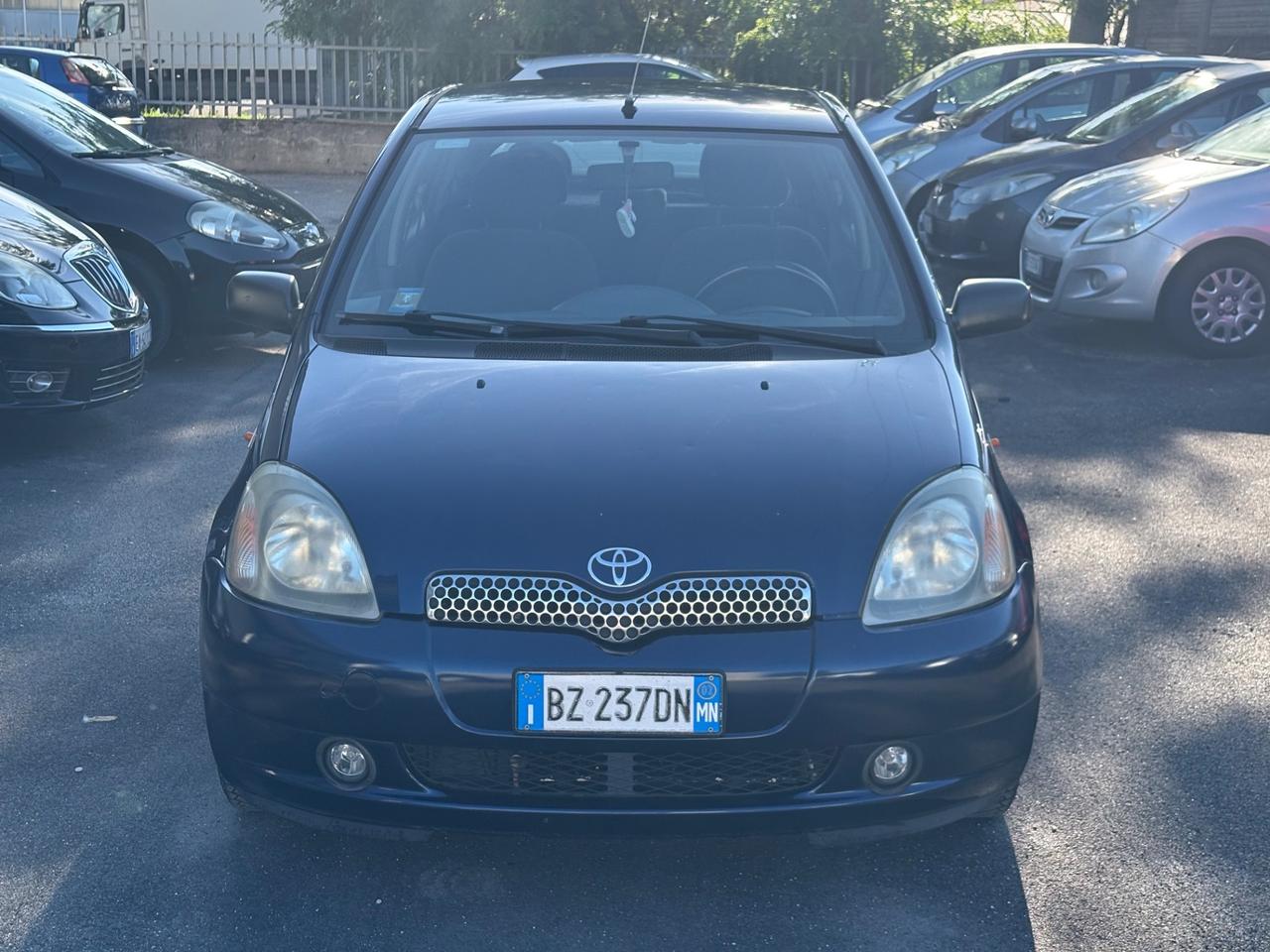 Toyota Yaris 1.0i 16V cat 5 porte Sol