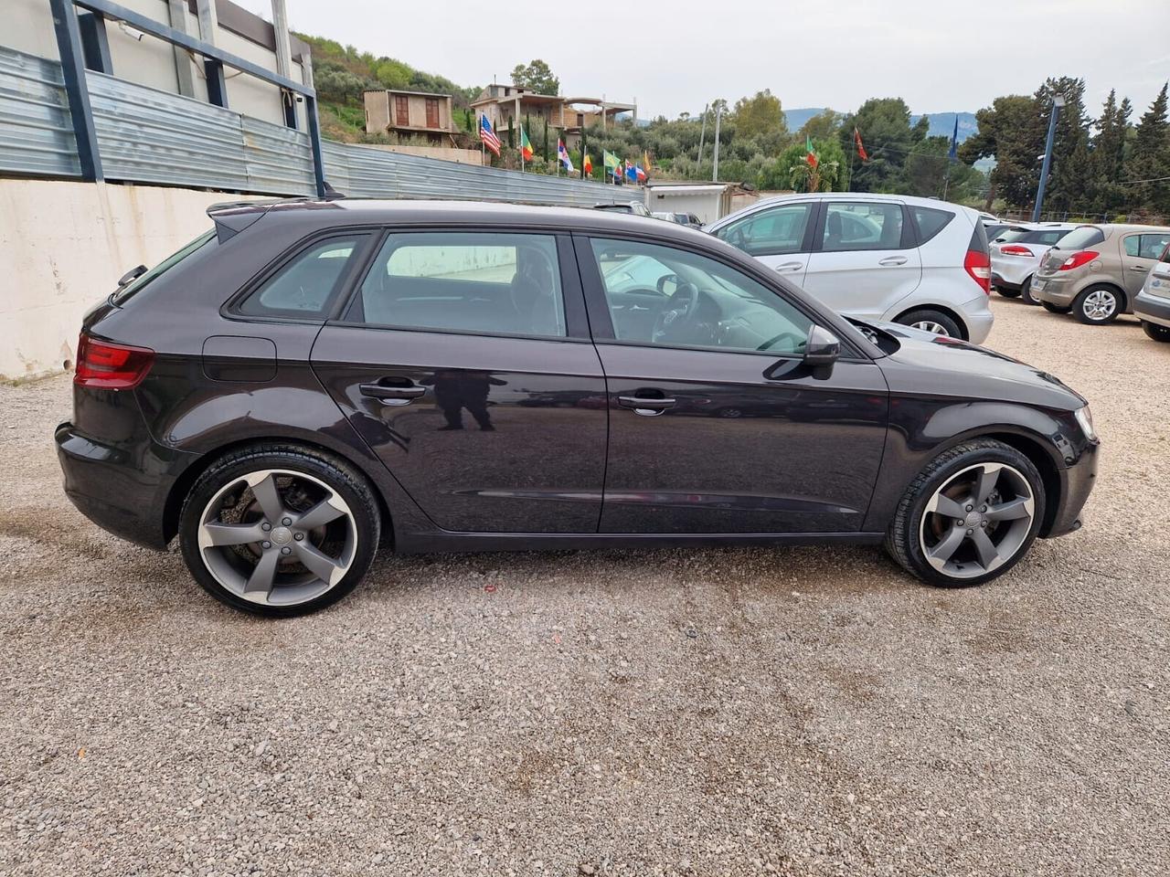 Audi A3 SPB 1.6 TDI 105 CV CR Ambition