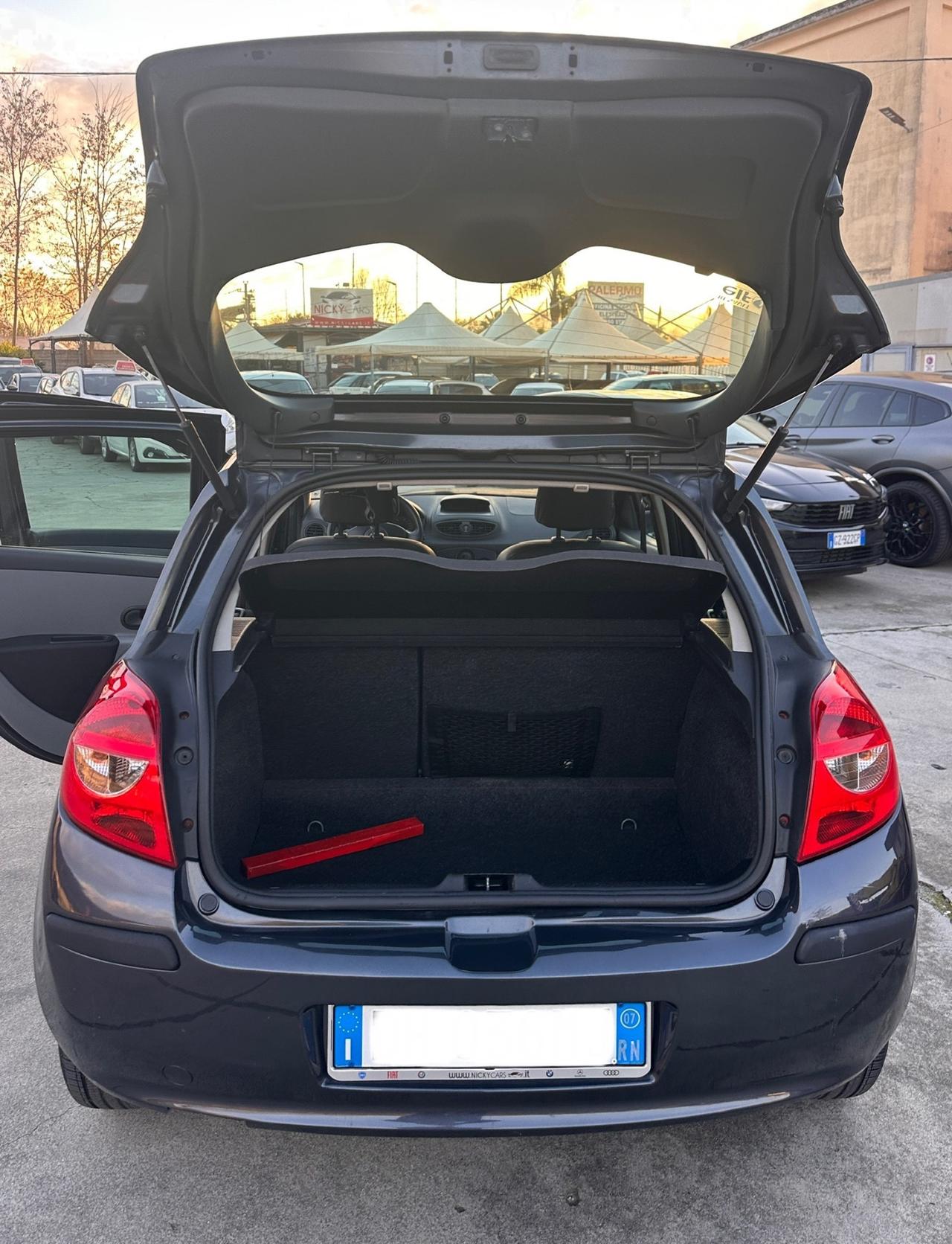 Renault Clio Storia 1.2 5 porte Dynamique LUXE Uniprop