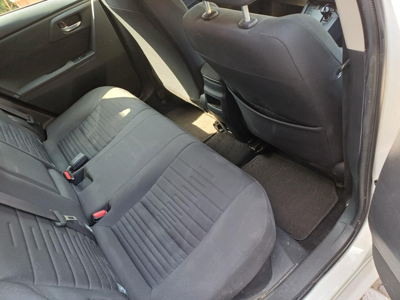 Toyota Auris Touring 1.8 Hybrid Business