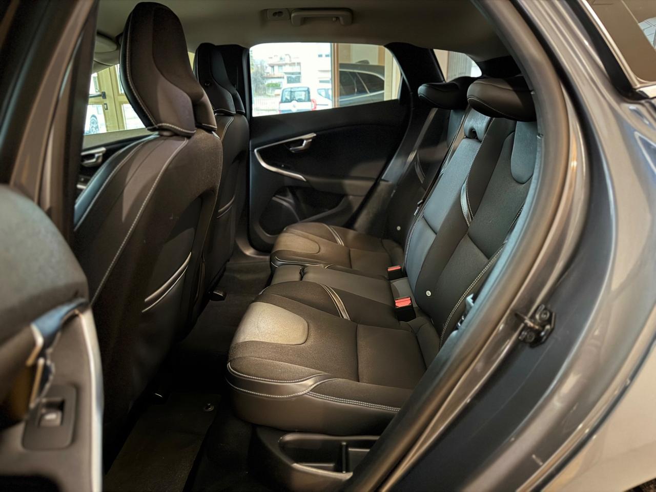 Volvo V40 D3 Geartronic Summum