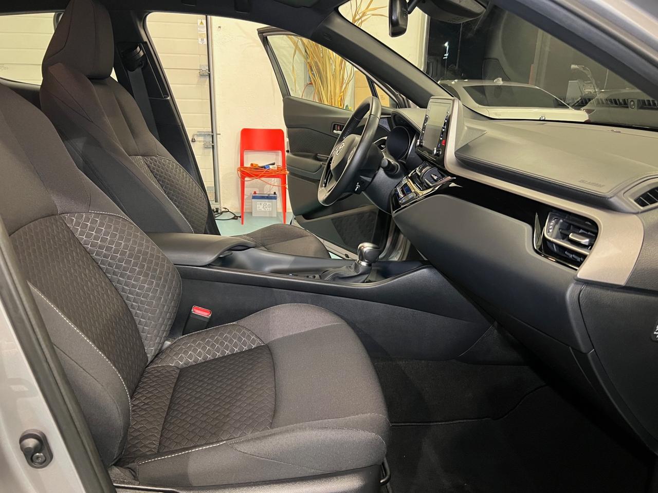 Toyota C-HR 1.8 Hybrid E-CVT Business