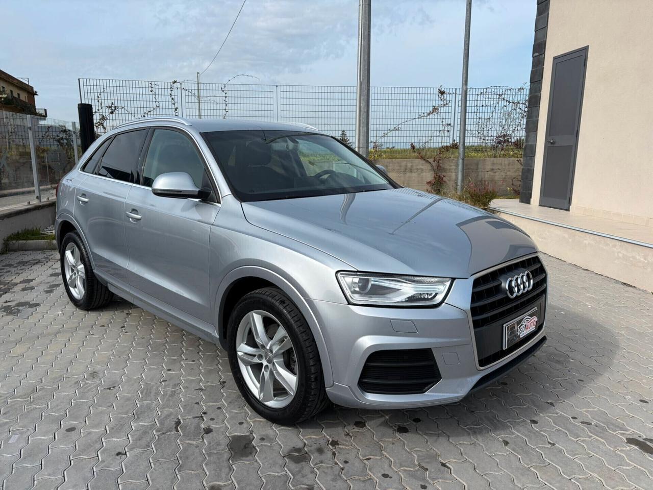 Audi Q3 2.0 TDI 150 CV Sport//.*.