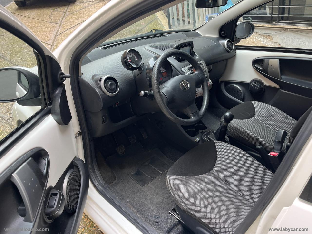 TOYOTA Aygo 1.0 12V VVT-i 5p. Cool Soda Conn.