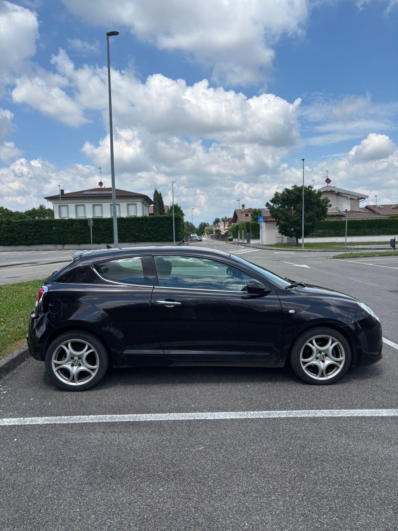 Alfa Romeo MiTo 1.3 JTDm-2 95 CV S&S Distinctive Sport Pack