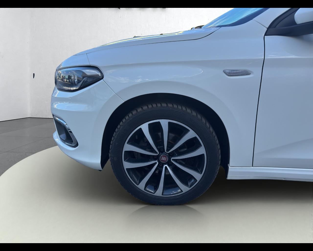 FIAT Tipo (2015-->) - Tipo 1.4 T-Jet 120CV SW Lounge
