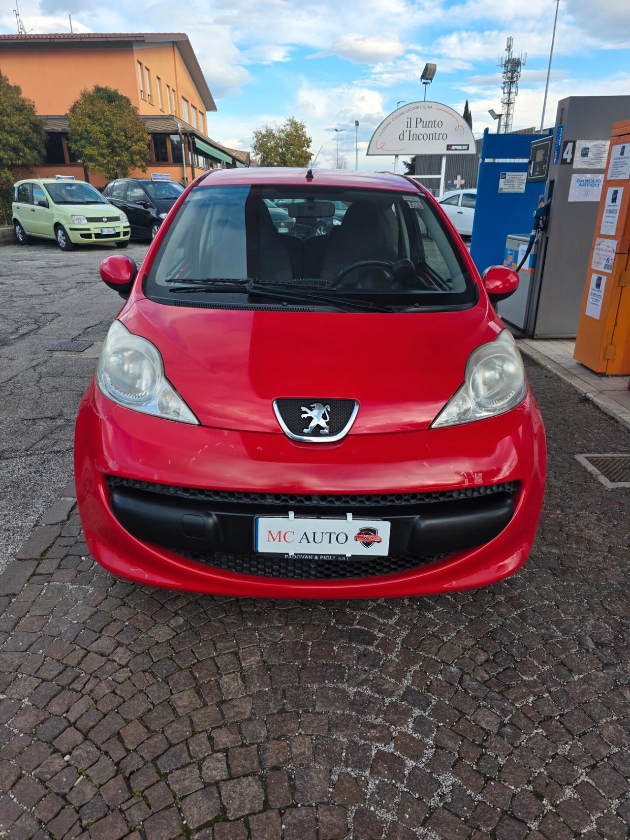 Peugeot 107 1.0 68CV 3p. Sweet Years con 190.000km