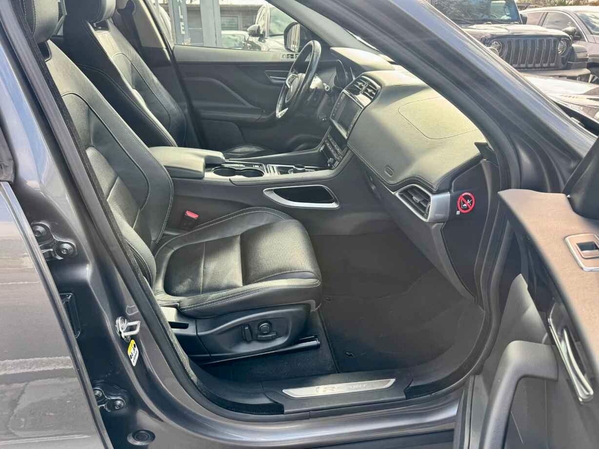 Jaguar F-Pace 2.0 D 180 CV R-Sport