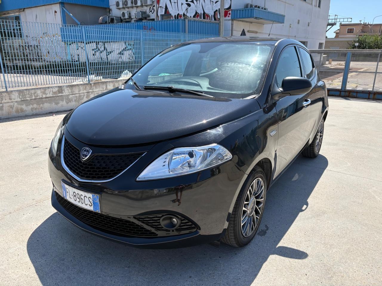Lancia Ypsilon 1.2 69 CV 5 porte GPL Ecochic Silver