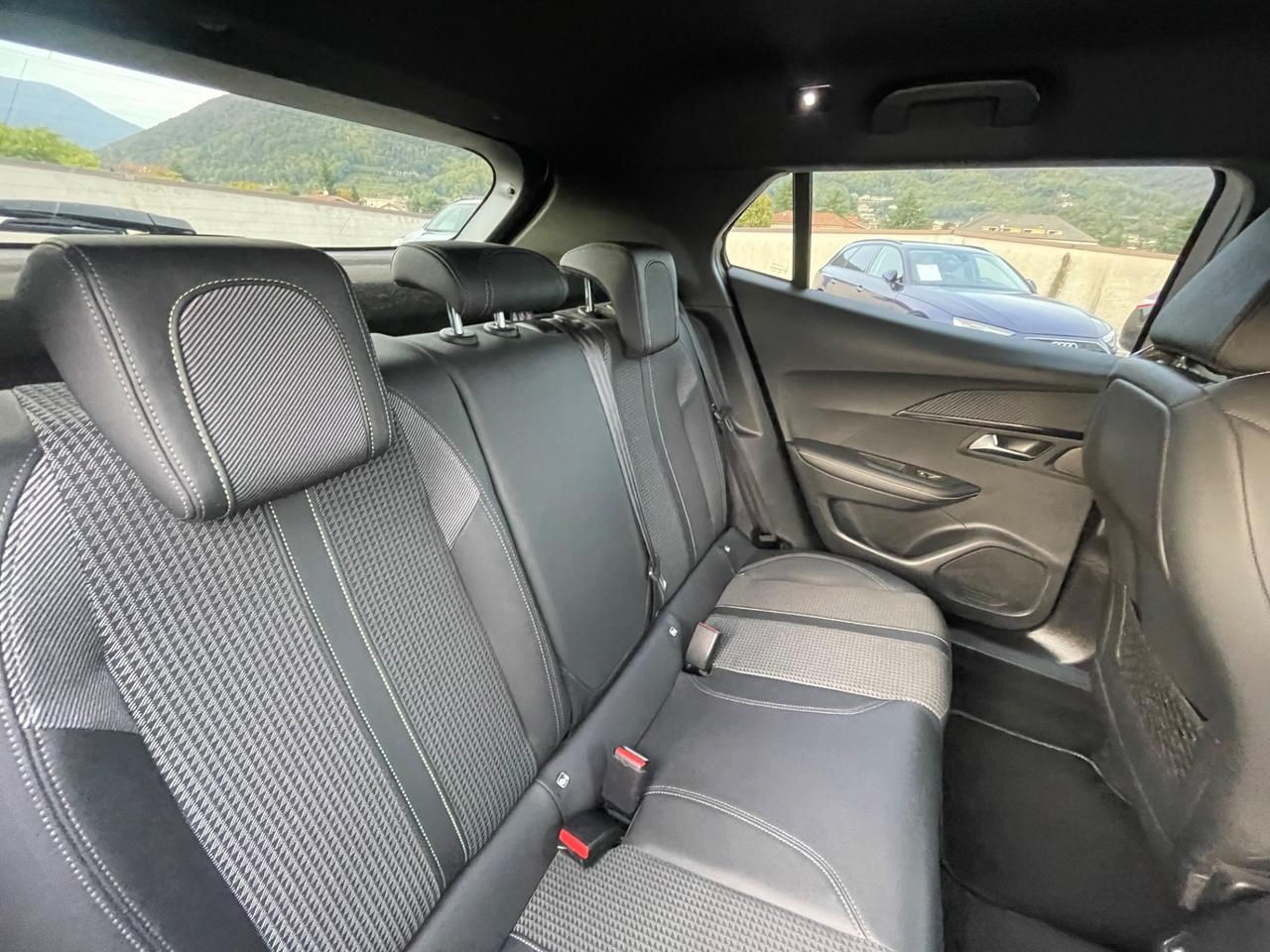 Peugeot 2008 GT Pack s 131 Cv Automatica 1Proprietario