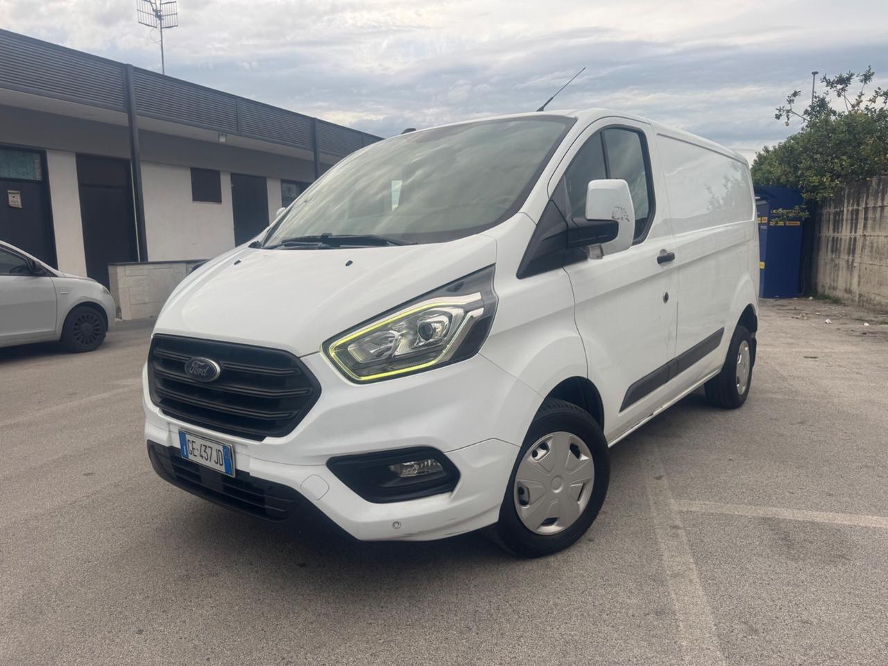 Ford Transit Custom 280 2.0 EcoBlue Hybrid 130 PC Furg. Titanium