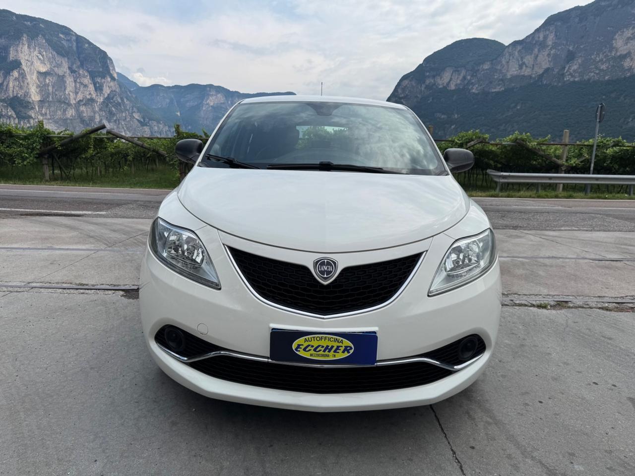 Lancia Ypsilon 1.3 MJT 16V 95 CV 5 porte S&S Silver