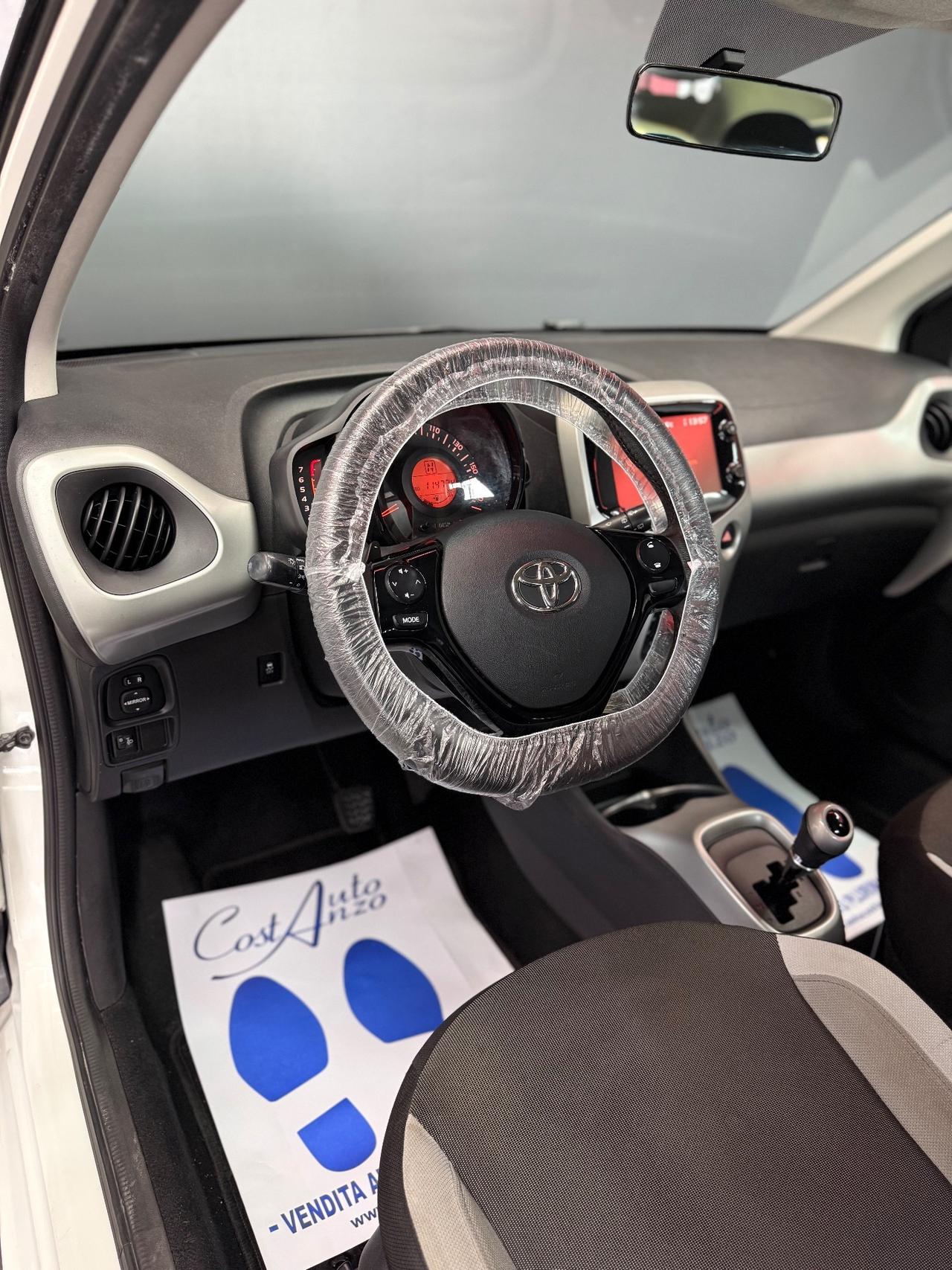 Toyota Aygo 1.0 Benzina x-clusiv 11/2014 AUTOMATICA