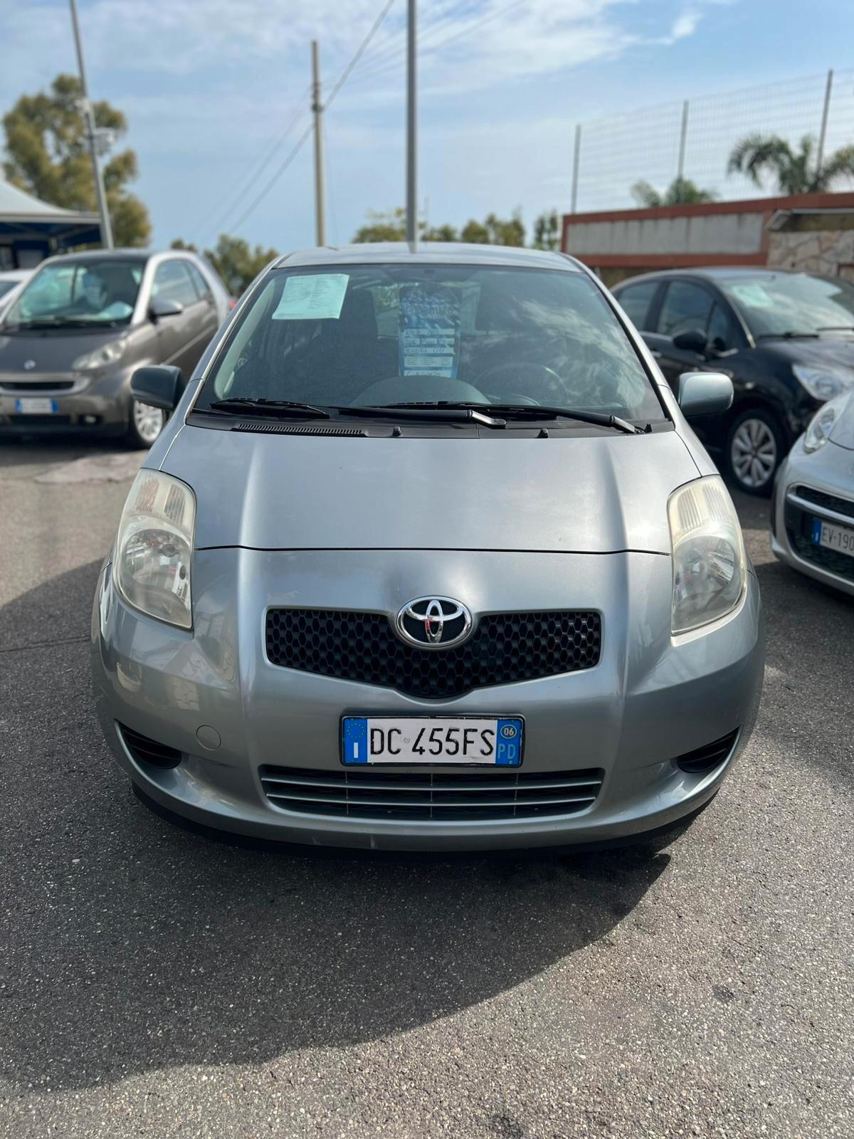 Toyota Yaris 1.3 M-MT 3porte Sol