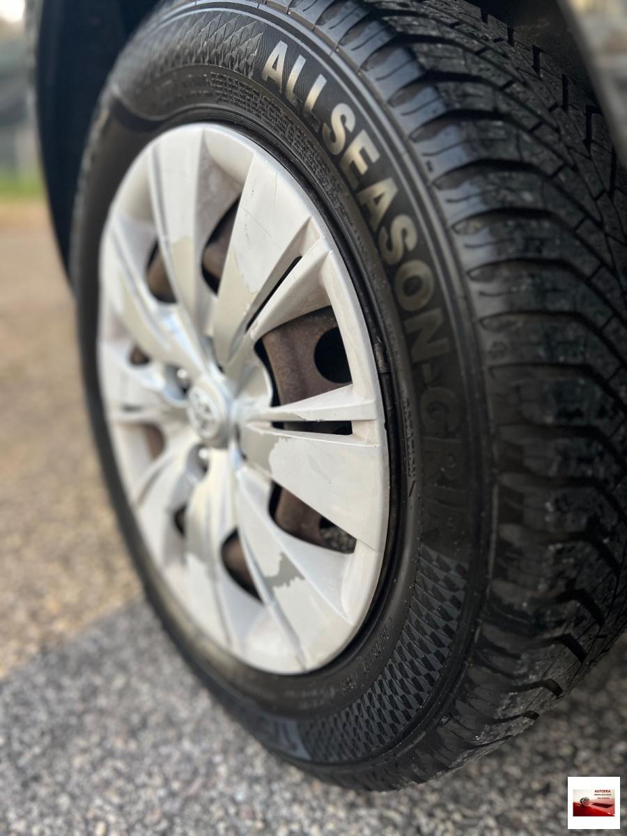 TOYOTA - Yaris - 1.0 5 porte Lounge