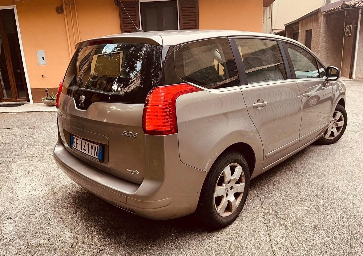 Peugeot 5008 1.6 HDi 112CV Business