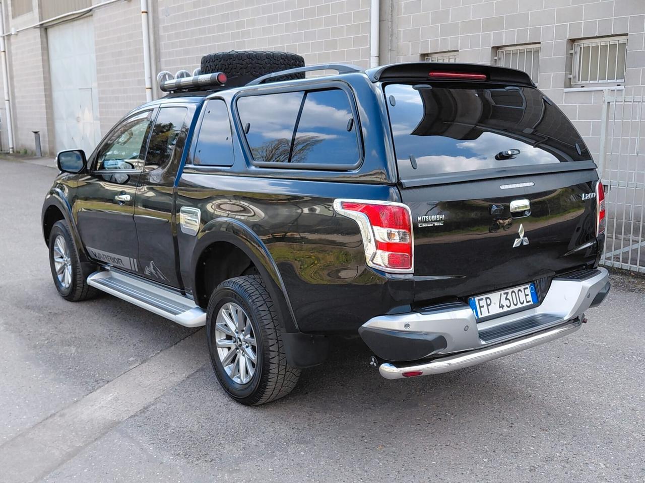 Mitsubishi L200 D.cab hard top 181cv UNICO PROP.