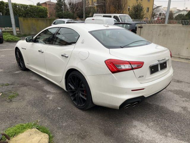 MASERATI Ghibli V6 430 CV Q4 Gransport