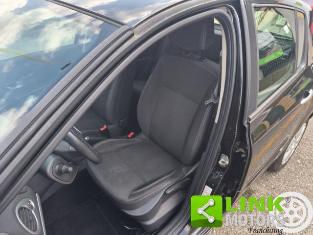 RENAULT Clio 1.2 16V 5 porte Luxe