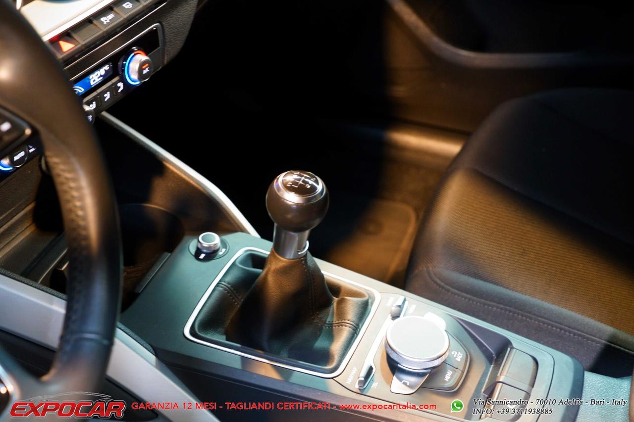 Audi Q2 30 TDI S line Edition Cockpit