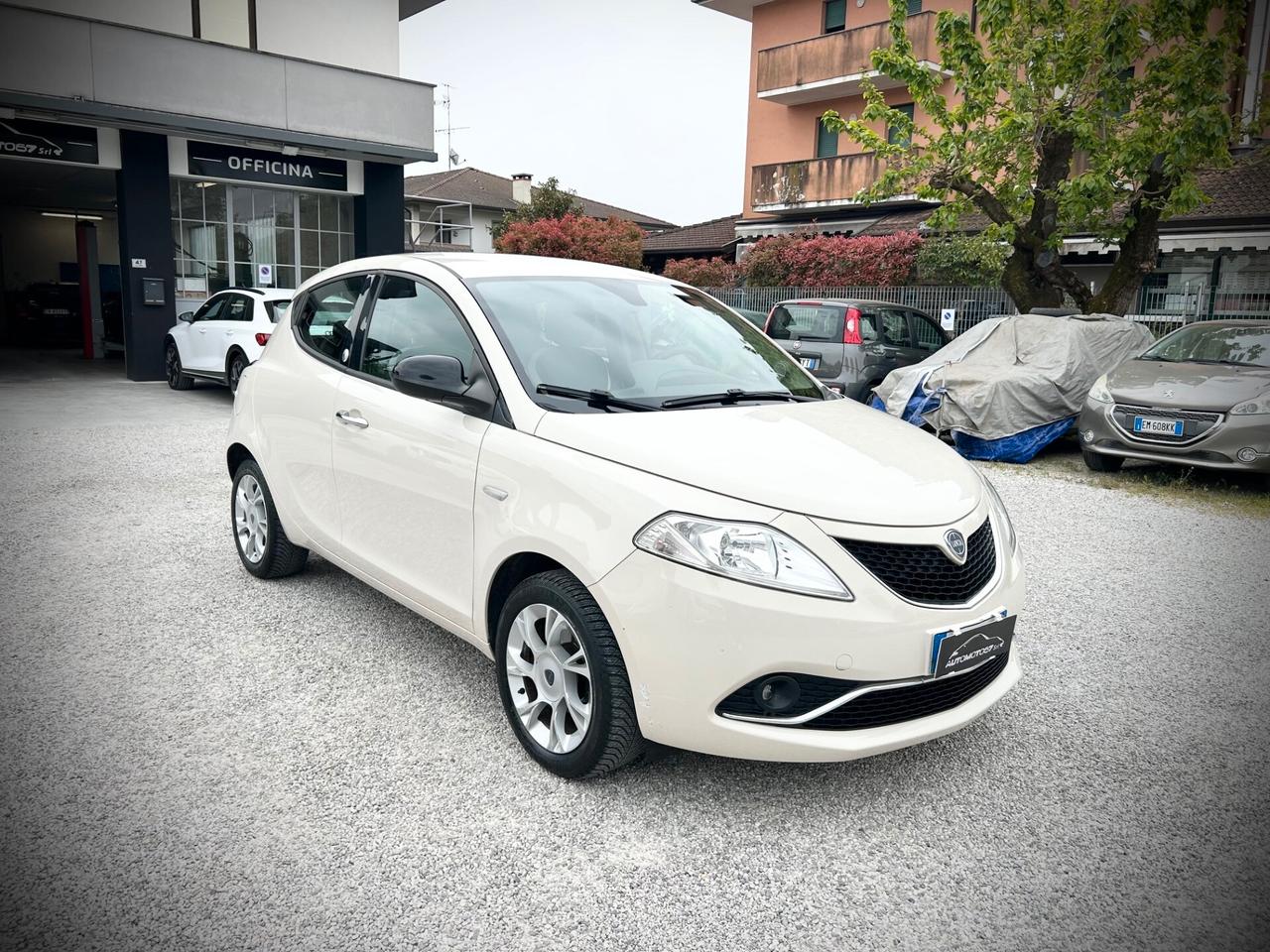 Lancia Ypsilon 1.2 GPL Ecochic Gold-UNIPROPRIETARIO