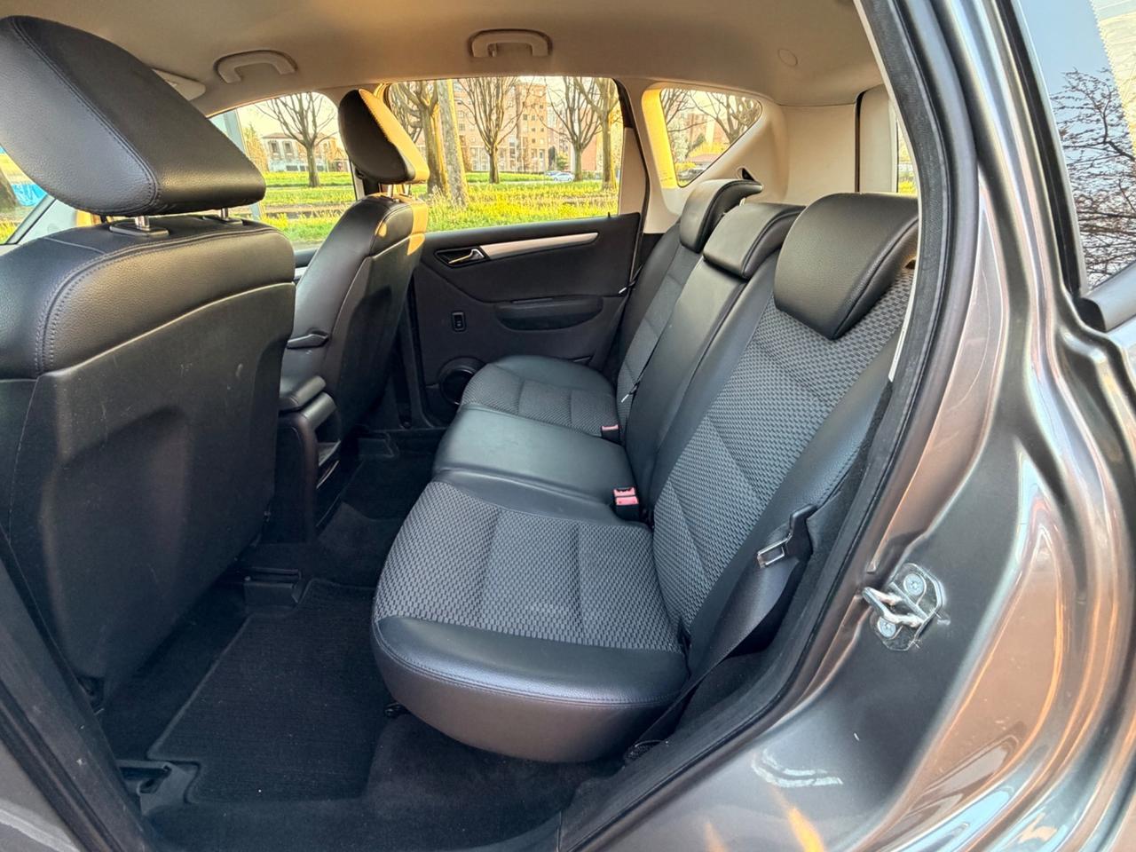 Mercedes-benz A 160 CDI BlueEFFICIENCY Avantgarde