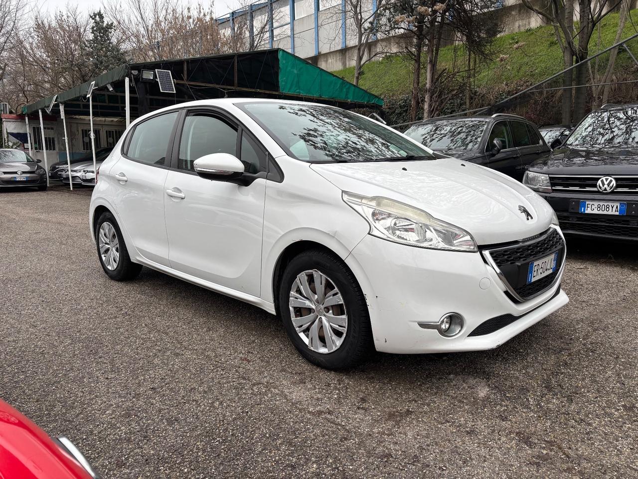 Peugeot 208 1.4 HDi 5 porte OK NEOPATENTATI